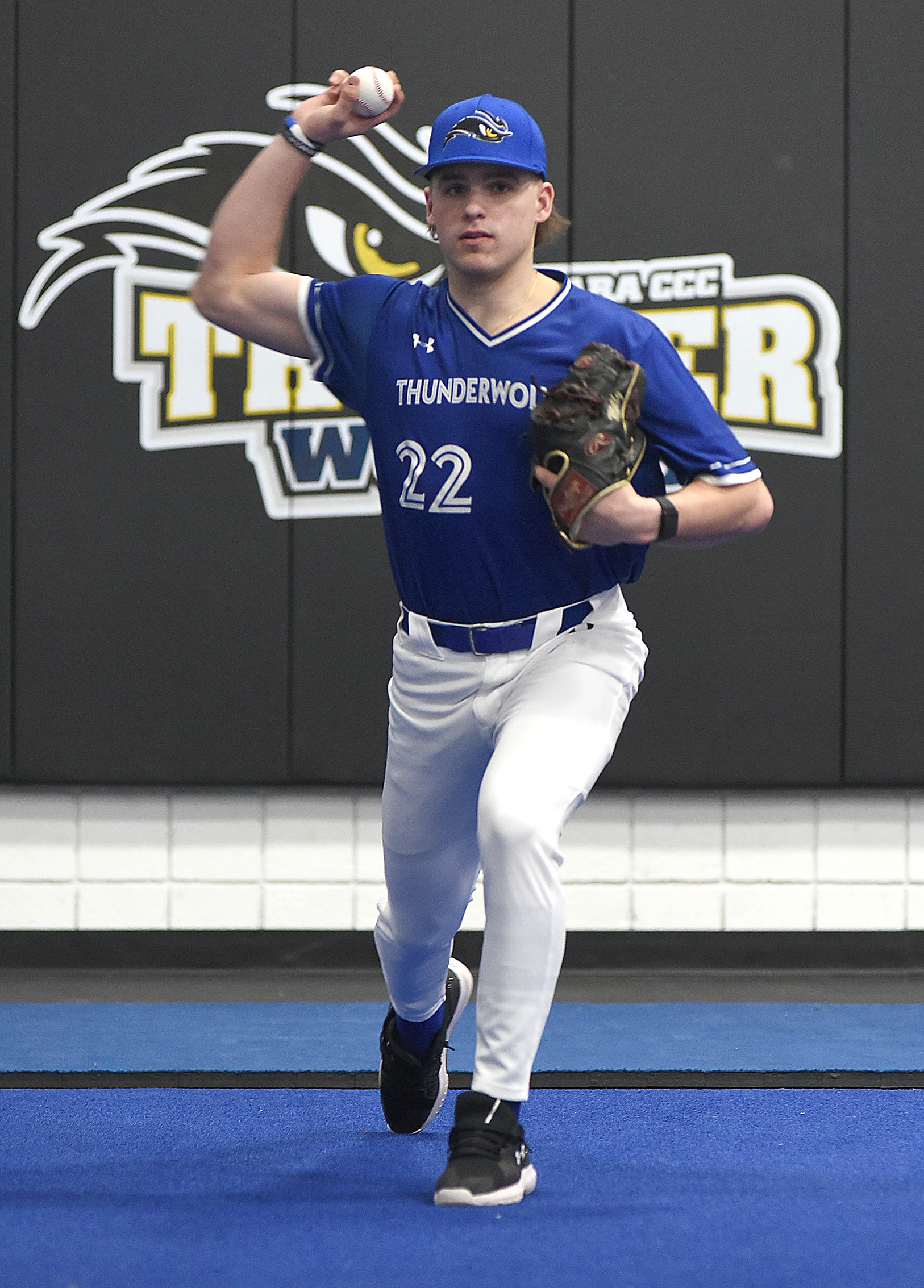 T-Wolves split with Schoolcraft