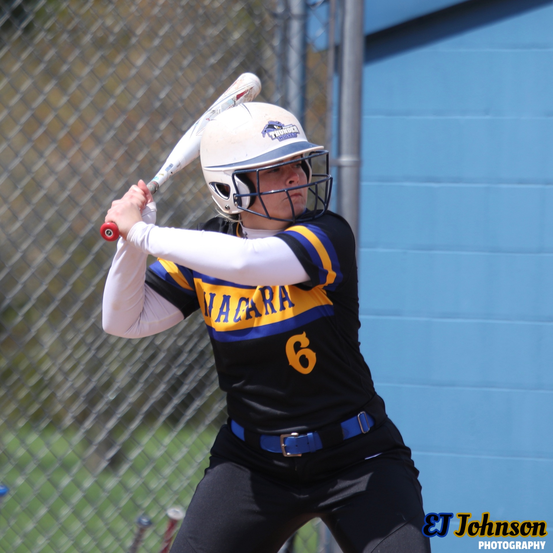 Softball earns split with ranked Generals
